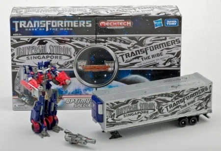 Universal Studio's Exclusive Optimus Prime with Mechtech Trailer