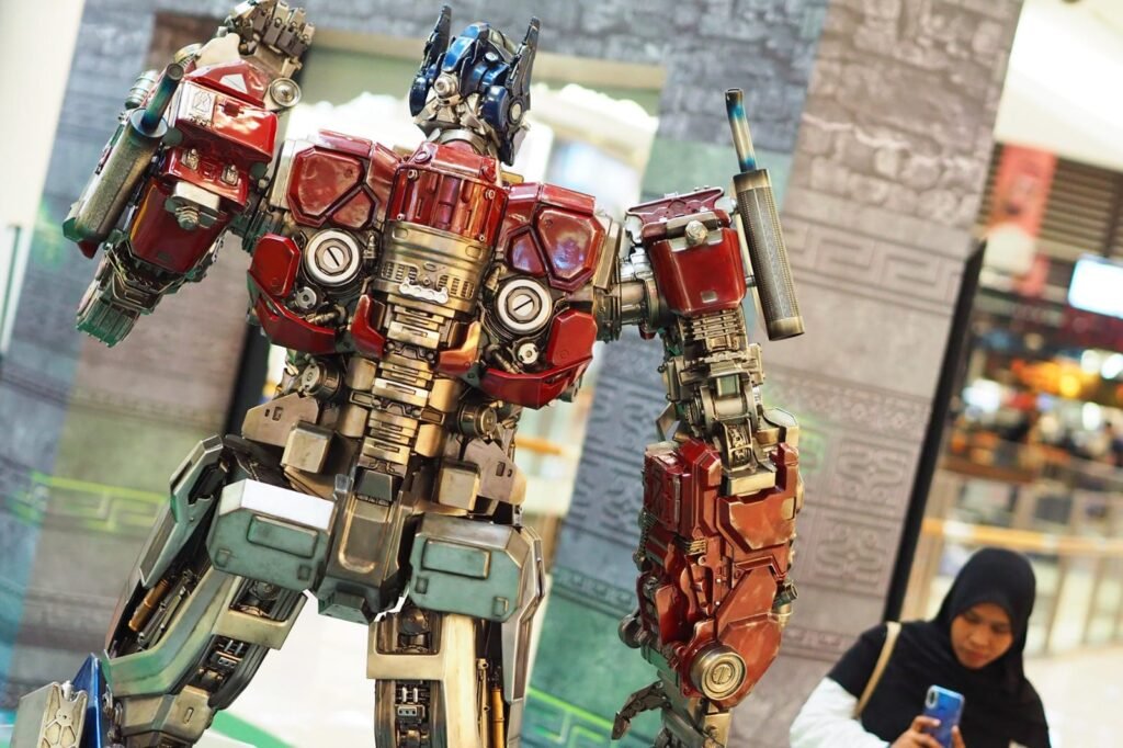Detailing on Optimus Prime statue is simply mesmerizing for sci-fi fans